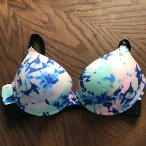 VS PINK wear everywhere bra